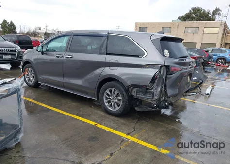 2021 Toyota Sienna Xle z USA, uszkodzony, nr VIN 5TDYRKEC4MS020469